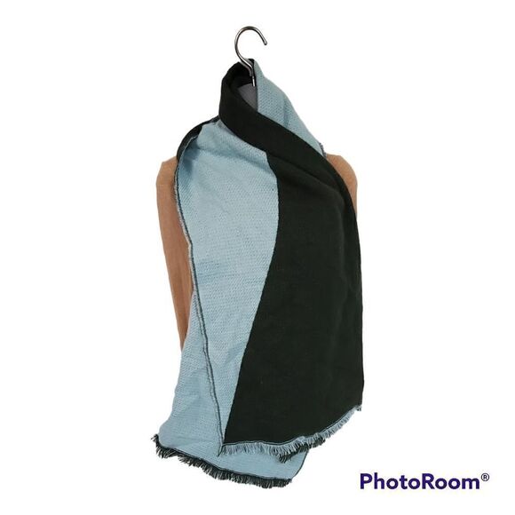 A New Day Colorblock Blanket Scarf - Picture 2 of 6